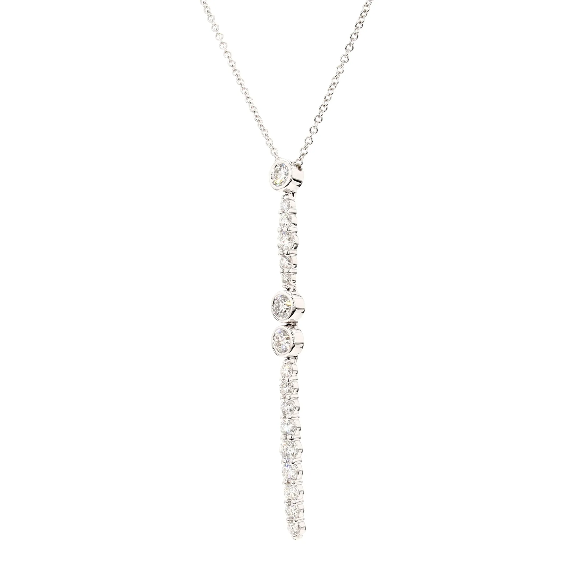 18K White Gold 18" Chain Necklace with Diamond Pendant