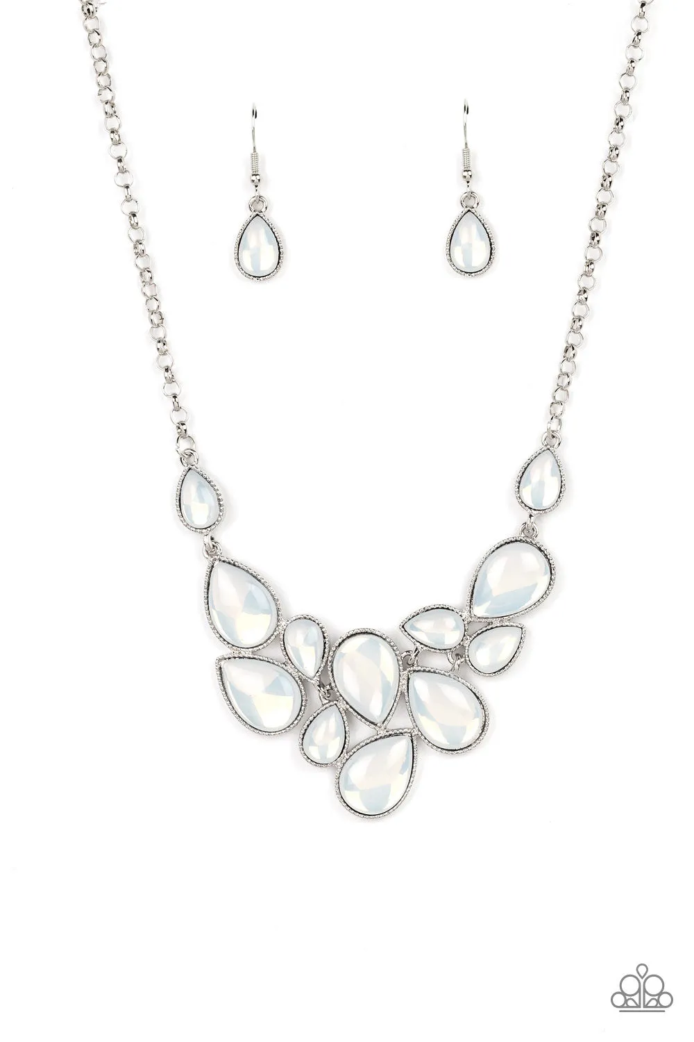 NecklacesKeeps GLOWING and GLOWING - White N2125