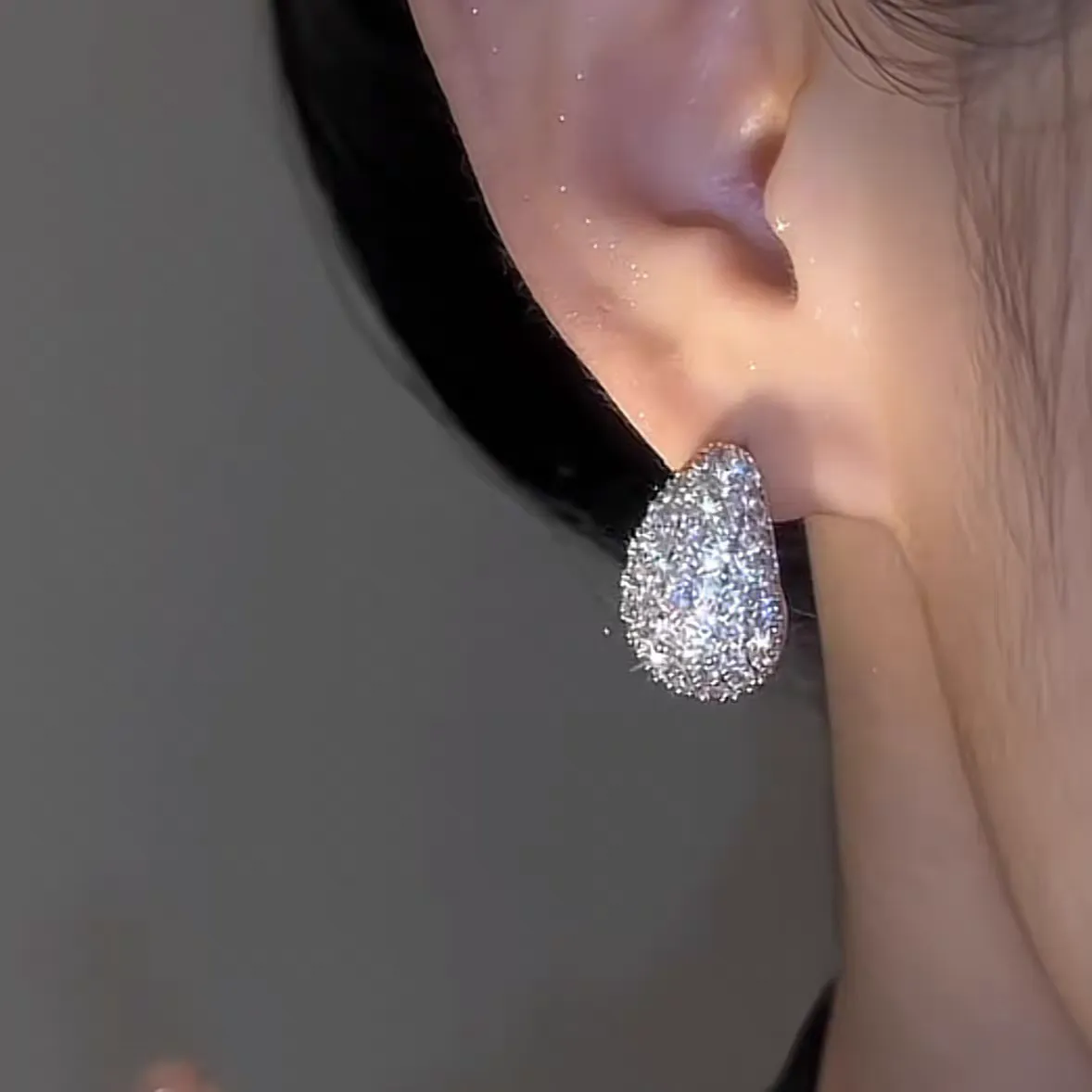 Platinum Glowing crystal Earrings