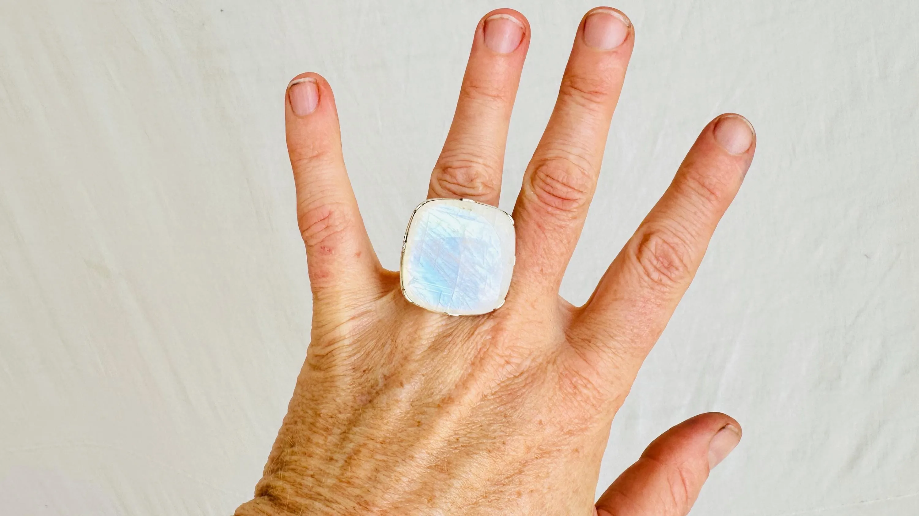 Rainbow Moonstone Cocktail Ring. Maximalist Sterling Silver Jewelry. Gorgeous Flash! 0933